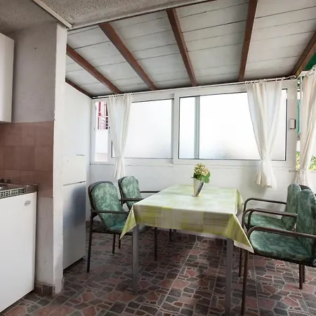 Jelka Apartman Promajna